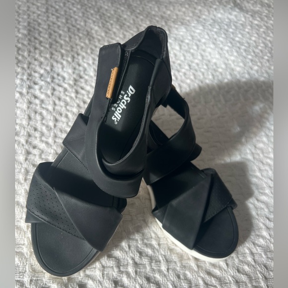 Dr. Scholl's Black and White Women's Time Off Fun Sandals - Picture 2 of 6